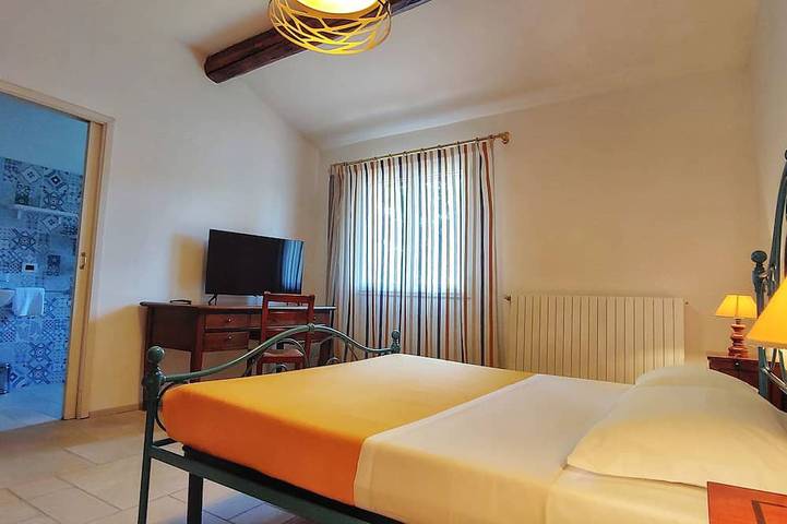 Villa mit Pool - 3 Schlafzimmer mit eigenem Bad in Rignano sull'Arno, Valdarno