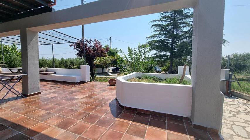 Location de vacances pour 4 personnes, avec terrasse ainsi que vue et jardin, animaux acceptés dans Portes - 4