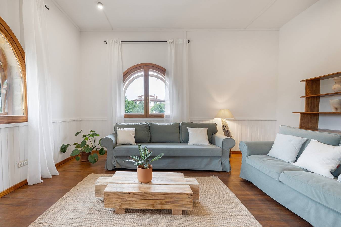 Entire apartment, Apartment 'Ca La Crish' with Mountain View, Shared Terrace and Wi-Fi in Horta de Sant Joan, Terra Alta