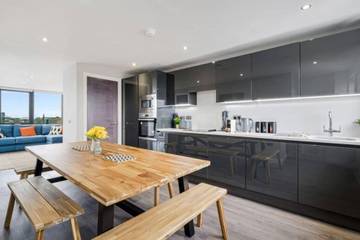 Vacation Rental for 8 Guests in Liverpool, Merseyside, Picture 3