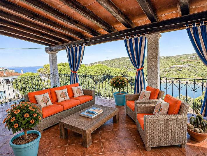 Villa per 6 persone, con Balcone e Terrazza nonché Giardino e Panorama a Santa Teresa di Gallura