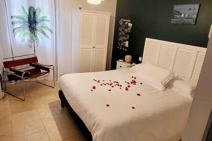 Gîte pour 2 personnes, avec piscine à Saint-Pons-de-Mauchiens