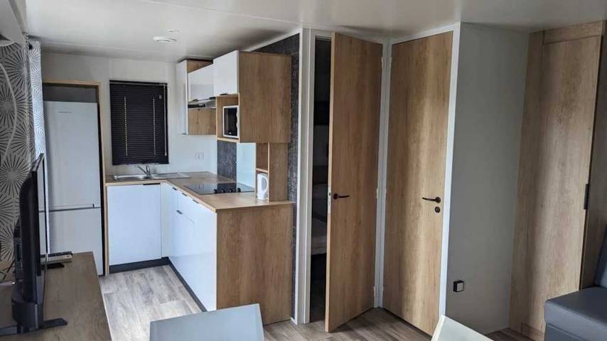 Mobil home pour 5 personnes, avec jacuzzi à Calvisson - 3