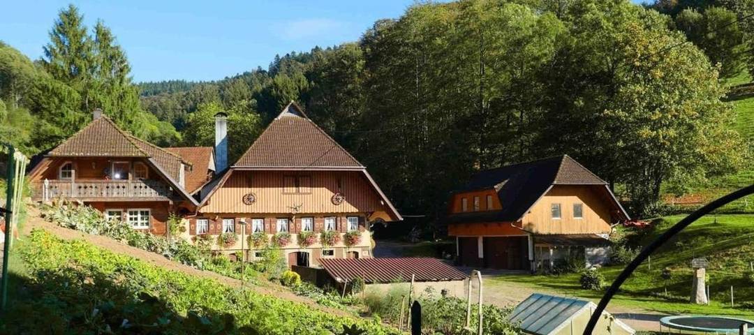 Ferienwohnung für 6 Personen, mit Balkon und Terrasse sowie Garten und Ausblick