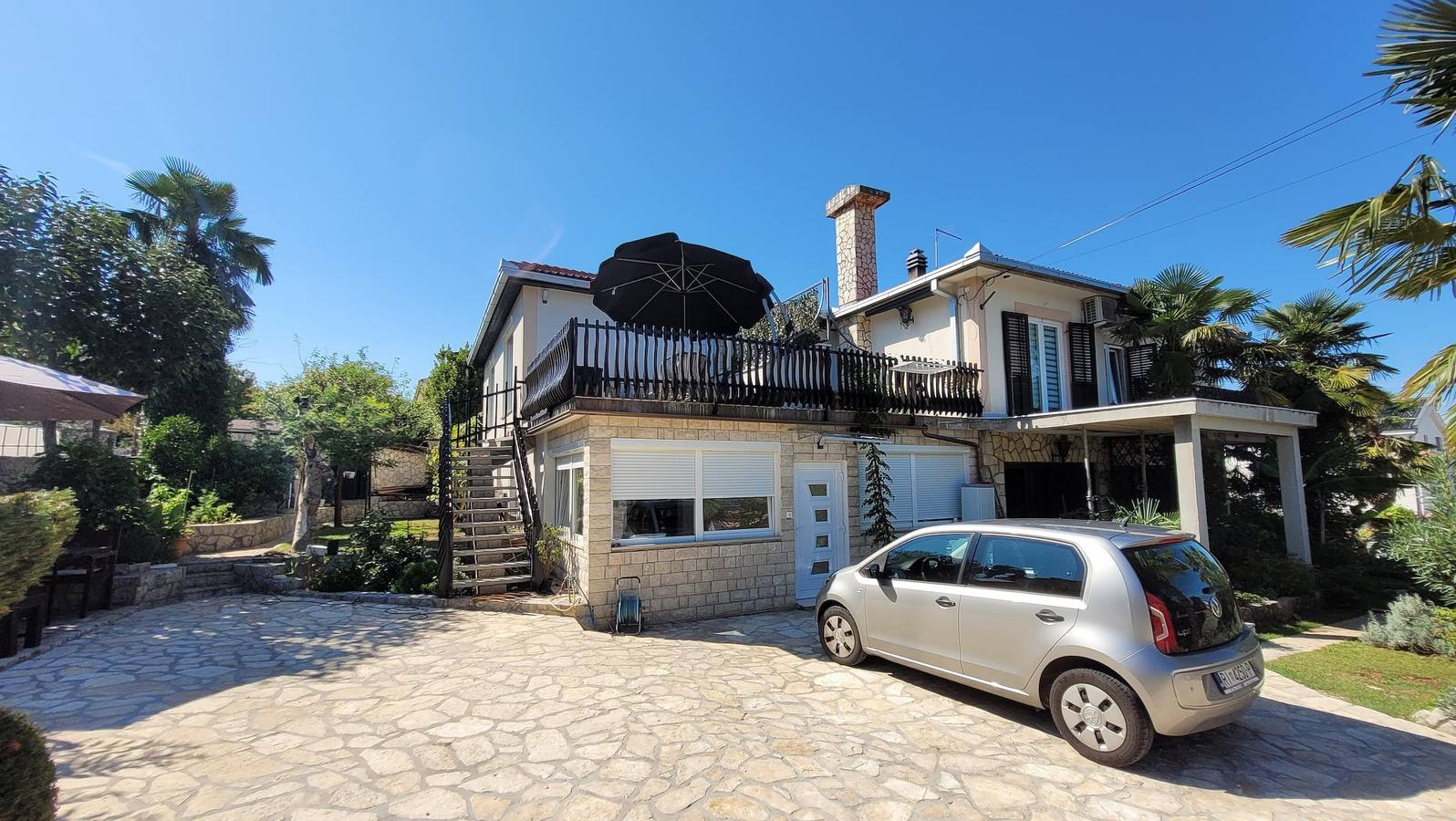 Entire apartment, One bedroom apartment with terrace Malinska, Krk A-20406-a in Malinska-Dubašnica, Krk
