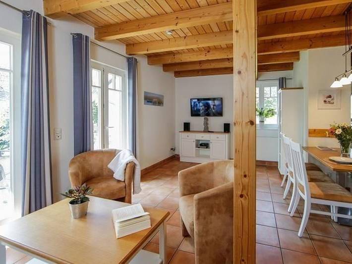 Ferienhaus für 6 Personen, mit Terrasse und Garten in Nienhagen