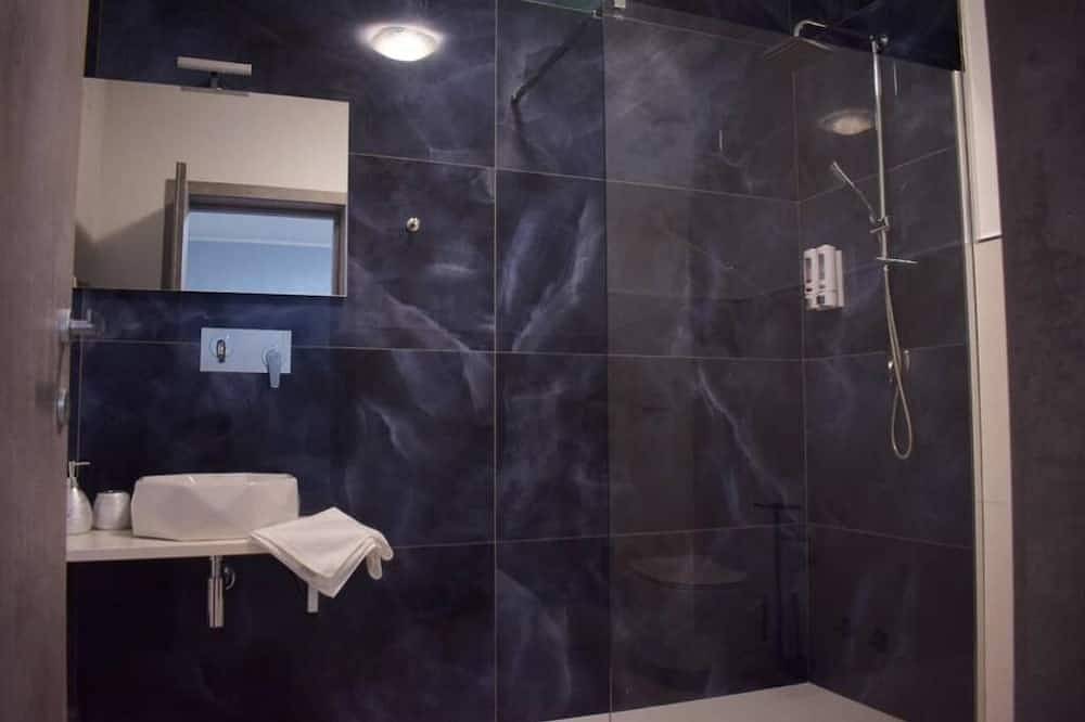 Yllen Rooms (Double Room with Private Bathroom) in Avola, Provincia de Siracusa