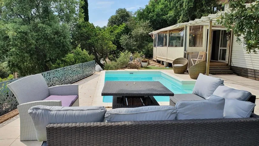 Casa rural para 8 personas, con vistas además de jardín y piscina - 1