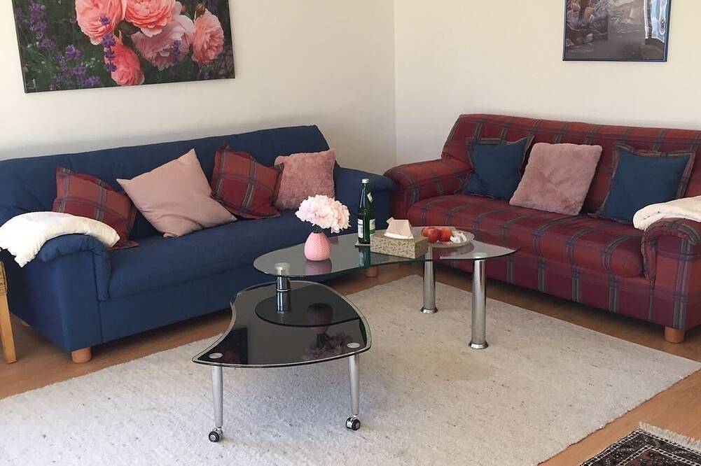 Ganze Wohnung, Geschmackvolle Ferienwohnung  3 mit Süd-West Terrasse und kleinem Garten. in Huglfing, Pfaffenwinkel