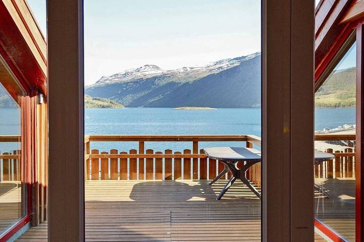 Ferienhaus für 6 Personen, mit Balkon und Pool in Nesset