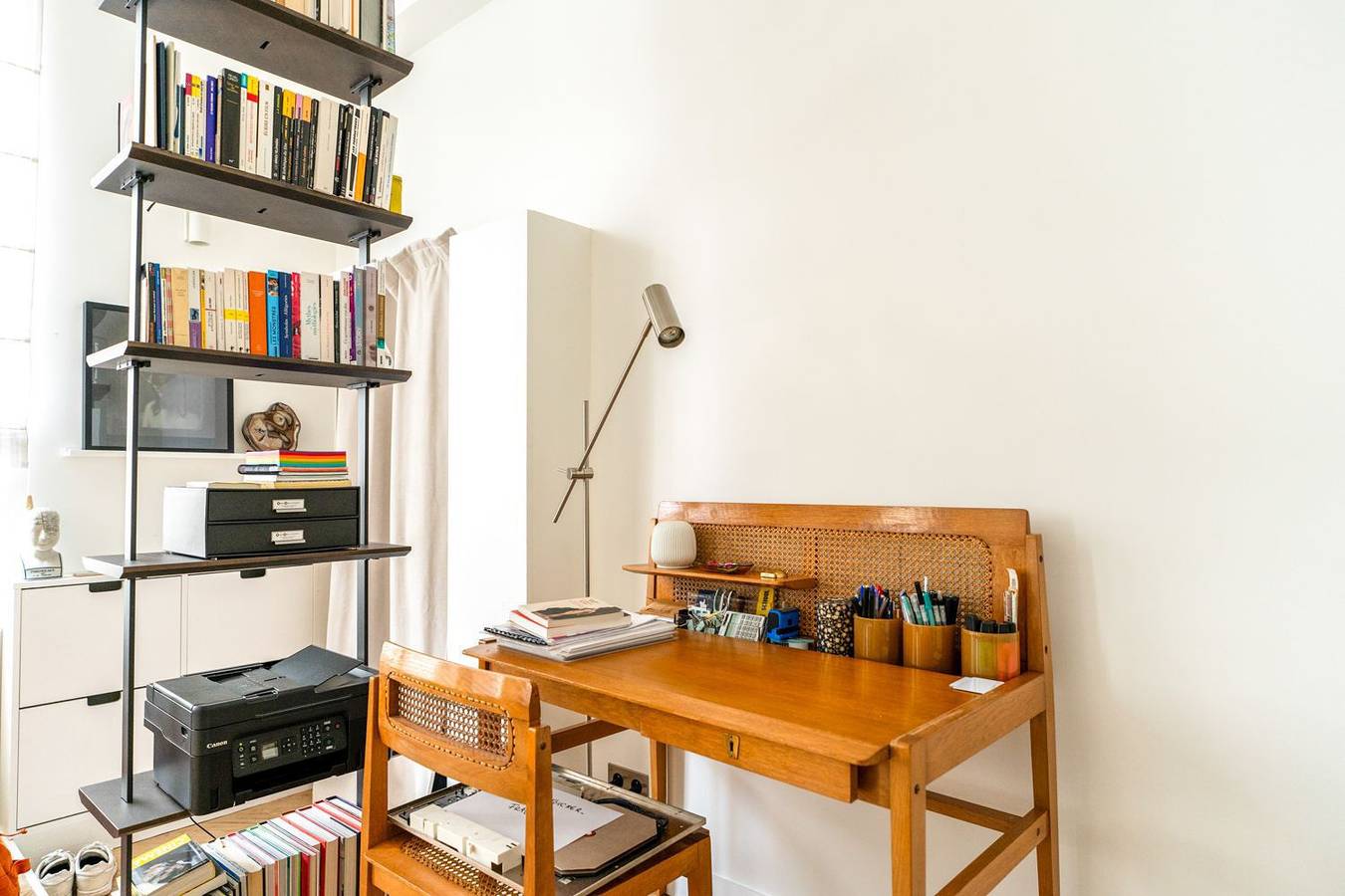 Marble Condo in 1st Arrondissement, París
