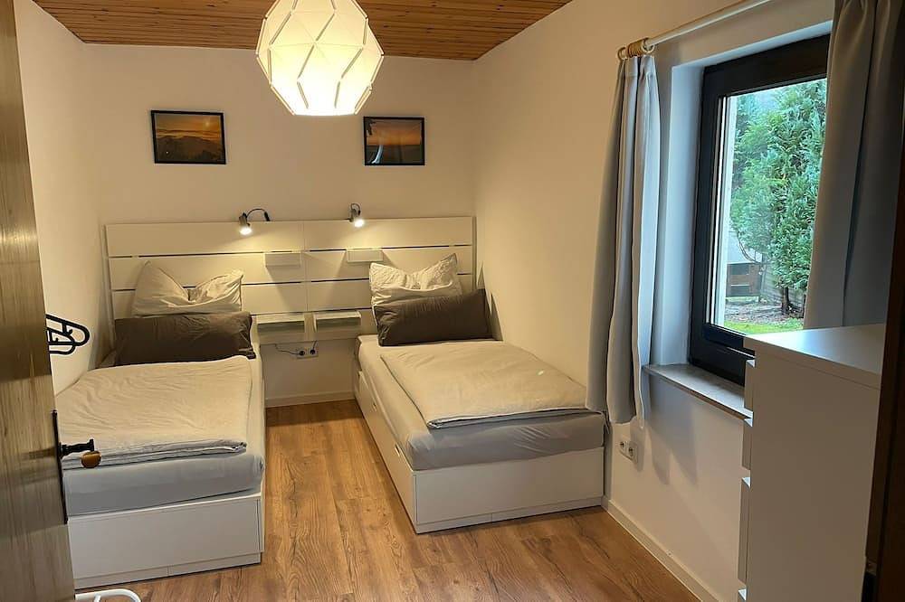 Ganze Wohnung, Moderne Ferienwohnung (85qm) mit 2 Schlafzimmern in Bad Laasphe, Kreis Siegen-Wittgenstein