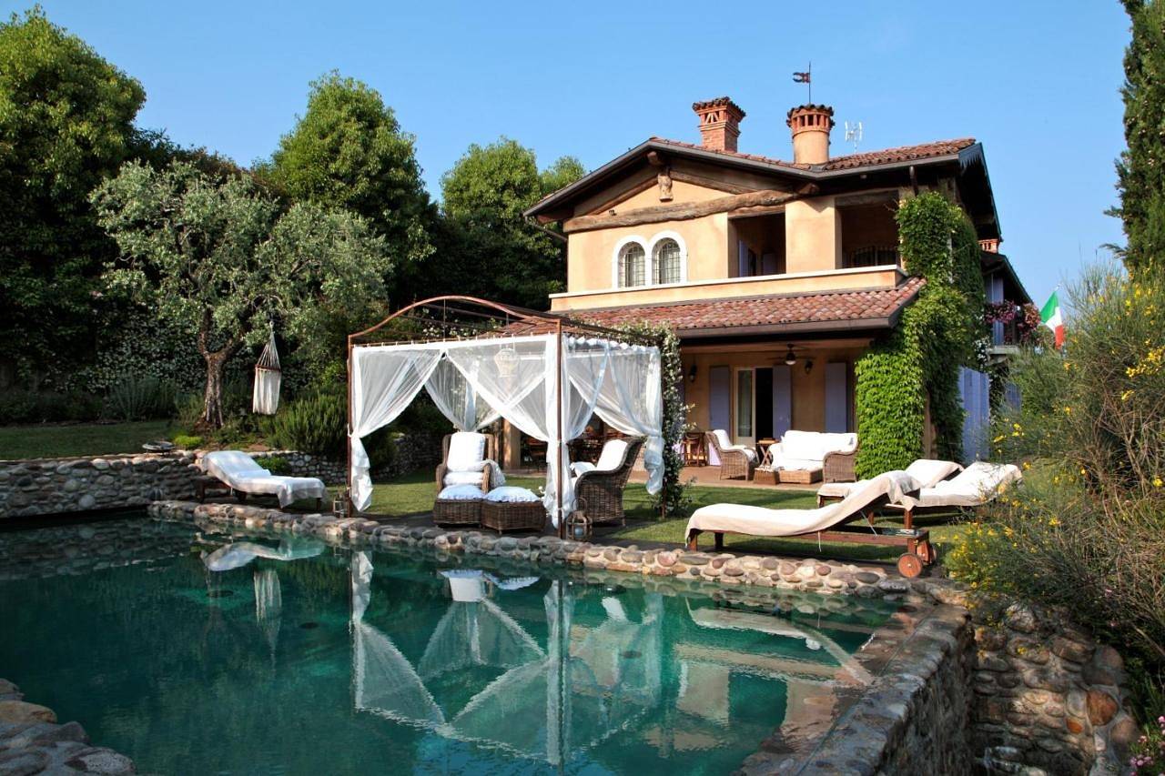 La Criolda Charming Villa in San Felice del Benaco, Prealpi Gardesane