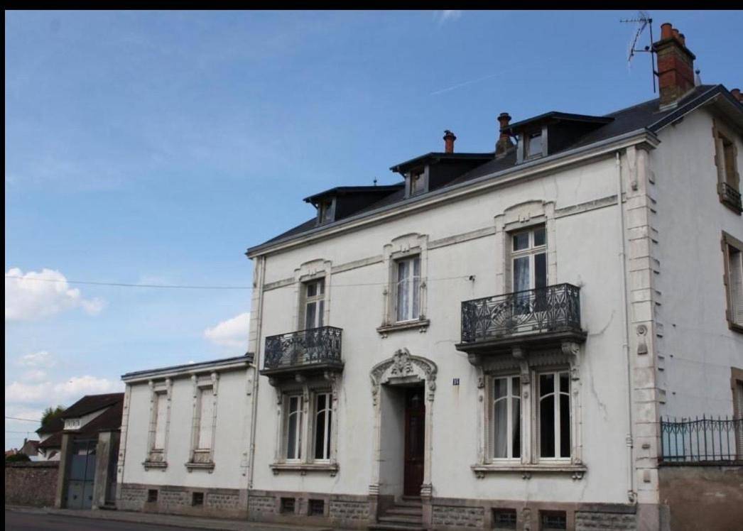 Chambre d’hôte pour 2 personnes avec terrasse in Autun, Région d'Autun