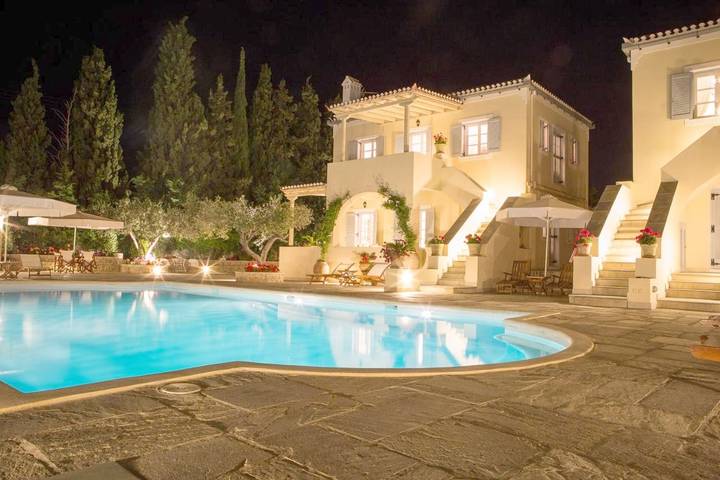 Location de vacances pour 3 personnes, avec Balcon et Terrasse ainsi que Jardin et Piscine dans Spetses - 3