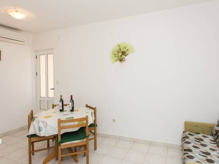 Ferienwohnung für 4 Personen, mit Balkon in Potomje
