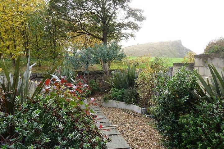 Holiday home for 8 people, with garden in Edinburgh