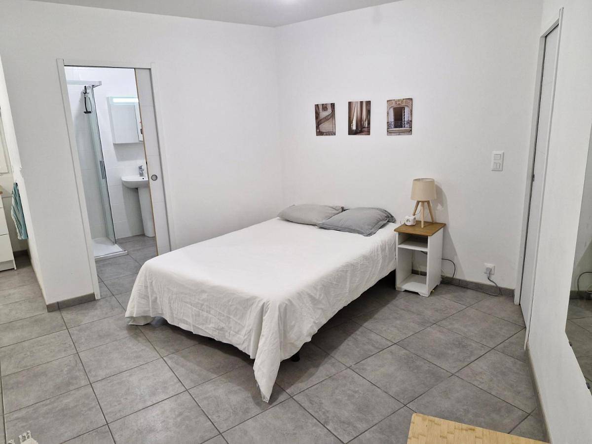 Appartement entier, One-Bedroom Apartment in Douvres (Ain), Belley