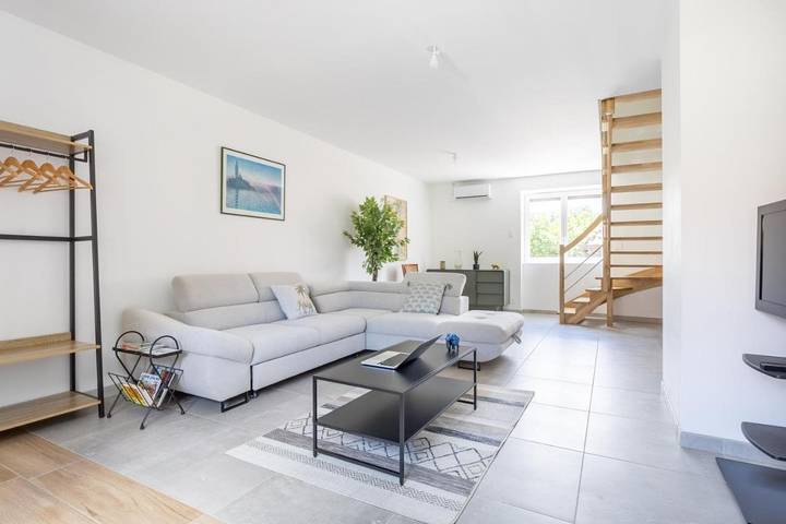 Gîte pour 6 personnes, avec terrasse et vue à Orcines - 3