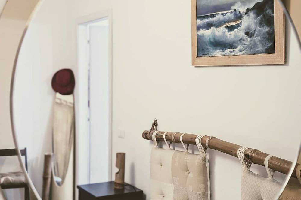 Appartamento intero, Accogliente e tranquillo alloggio in centro a due minuti dal mare ligure. in Vallecrosia, Riviera di Ponente