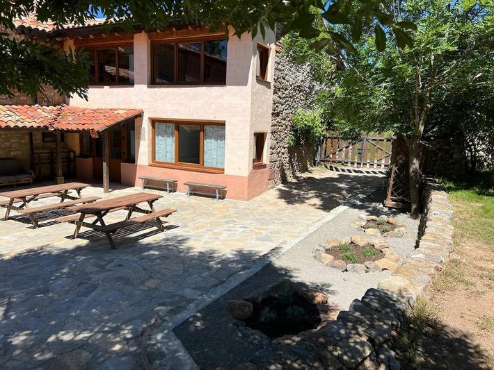 Casa de huéspuedes para 24 personas, con Jardín y Piscina para niños en Alp - 2