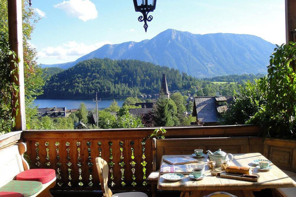 Sehr charmant und authentisch Luxusvilla auf Meter hohen Berg mit Blick auf See in Altaussee, Liezen und Umgebung