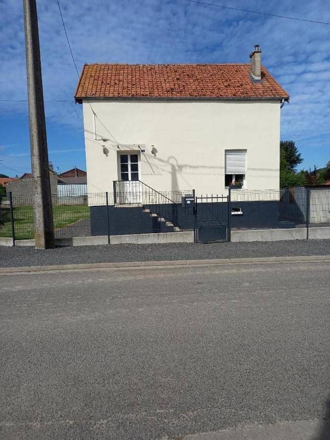 Gîte pour 5 personnes, avec jardin dans Grandcourt (Somme)