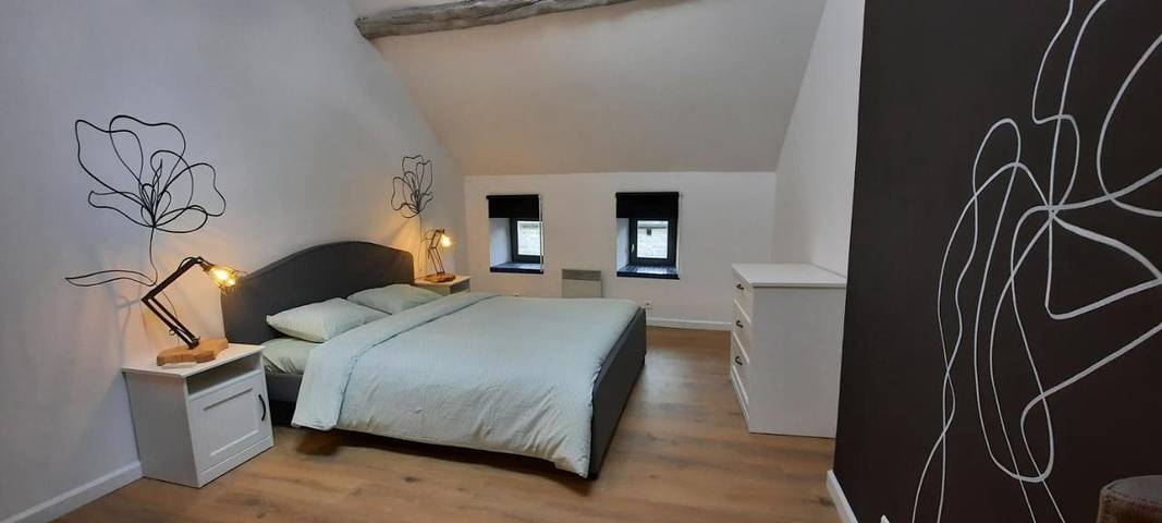 Location de vacances pour 8 personnes, avec jardin dans Aubrives