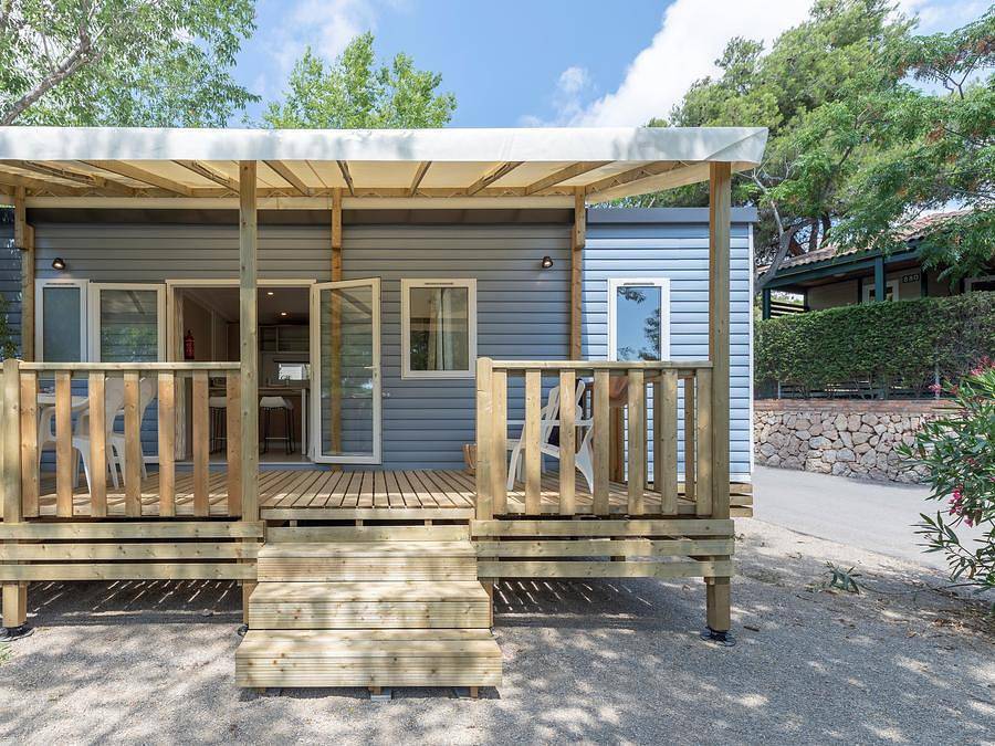 Camping Marvilla Parks - Les Pommiers du Mont Saint Michel - Mobilheim 6 personen - Comfort Xl | 3 Zi. | 6 Pers. | Erhöhte Terrasse | Klimaanlage | Tv in Beauvoir, Mont-Saint-Michel-Bucht