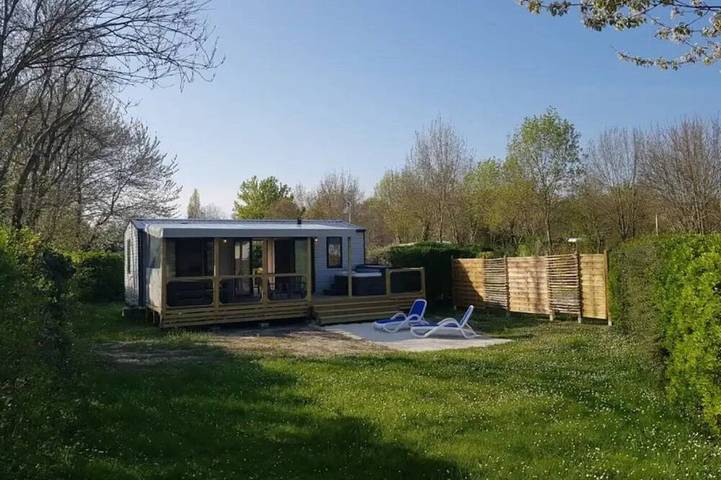 Mobil home pour 5 personnes à Arces