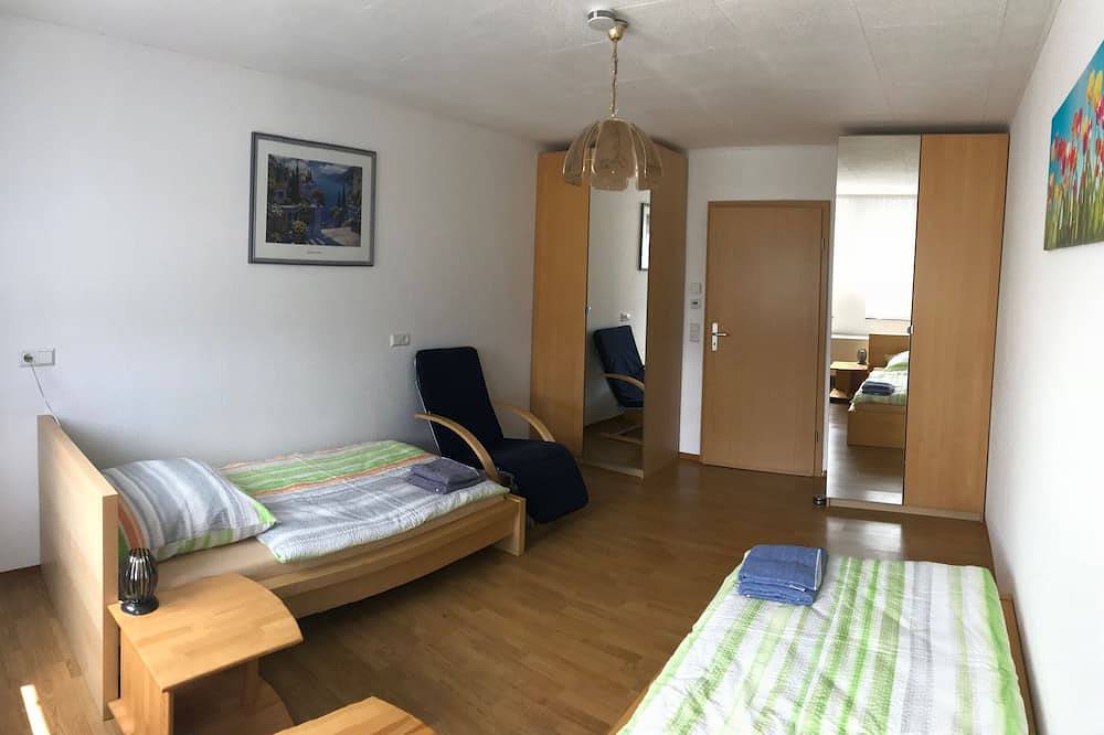 Ganze Wohnung, Helle Fewo  f. Familien, Urlauber, Handwerker, Monteure in Ellwangen, Ostalbkreis