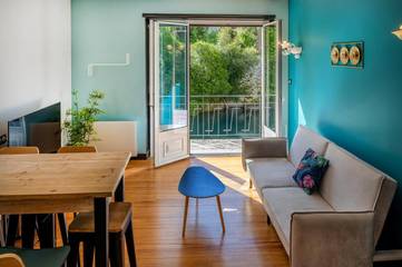 Gîte pour 6 personnes, avec vue ainsi que balcon et piscine dans Grotte de Massabielle