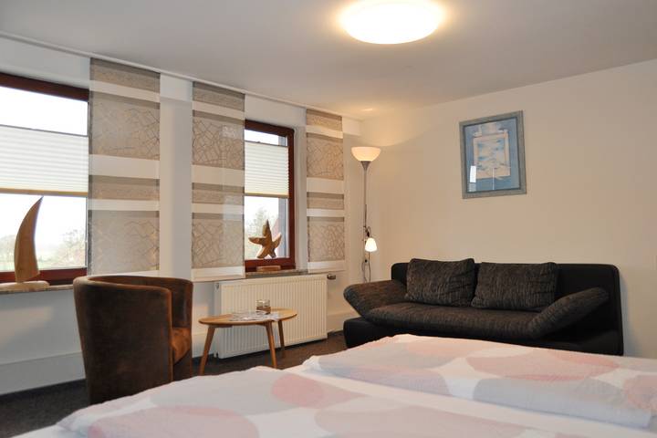 Hotel-Restaurant Käpt´n Pupkes - Zimmer 5 in Wangerland, Südliche Nordseeküste