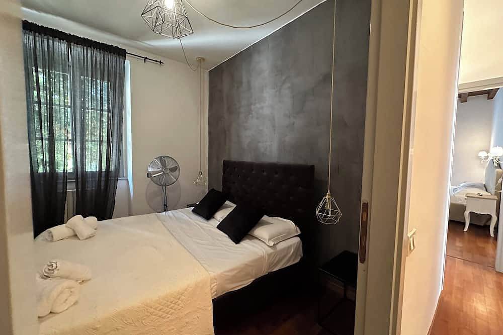Villa Magnolia - With Garden in the Center of Como in Como, Lake Como