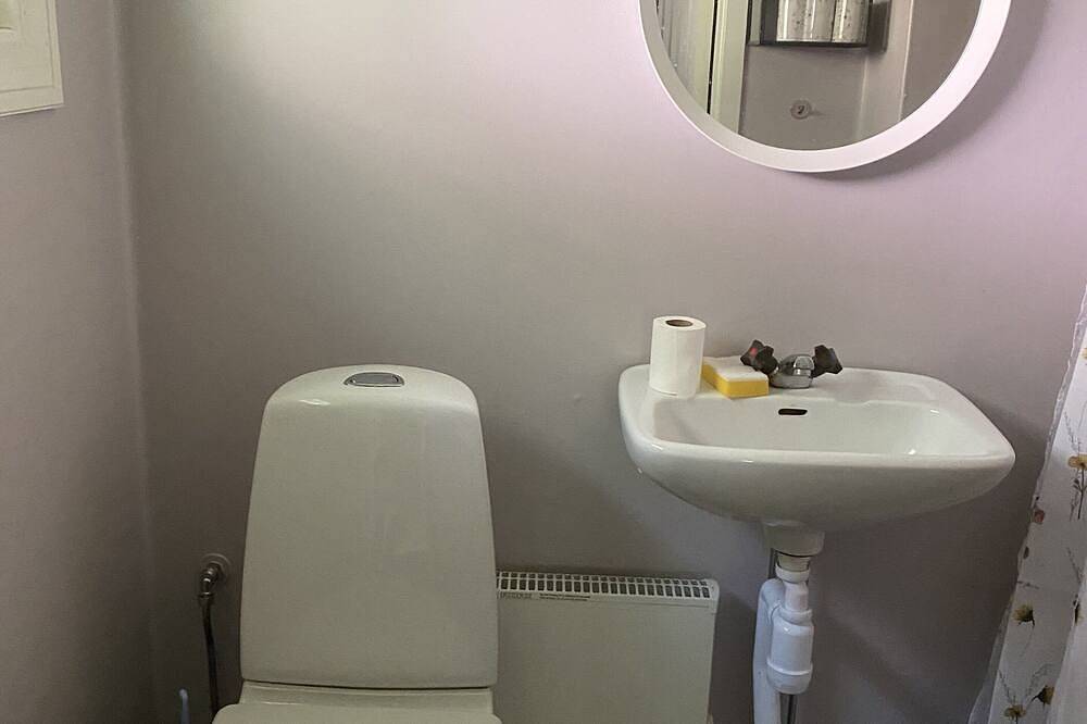 Cottage by Lake Sommen in Boxholm kommun, Sommen