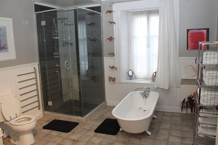 Vacation rental for 9 people, with terrace in Quebec City