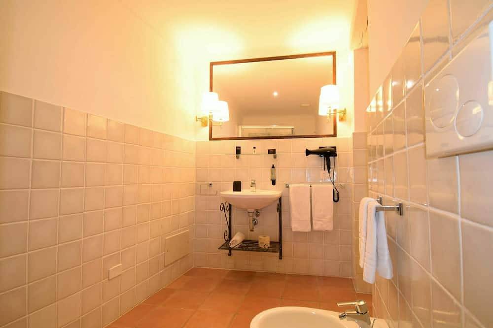Ganze Wohnung, Angenehme Wohnung für 4 Personen mit  W-Lan, Klimaanlage, Tv, Terrasse und Haustiere erlaubt in Spiaggetta di Cala Rossa, Syrakus