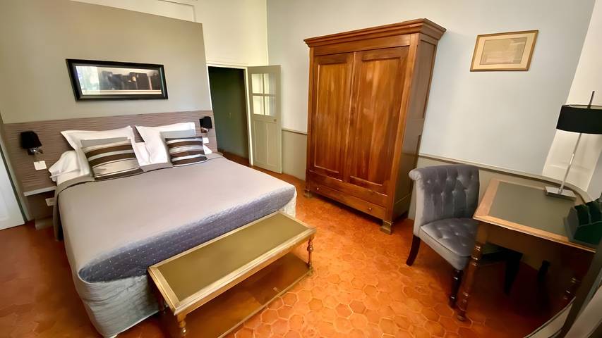 Vacation rental for 2 people, with yard in Southern France