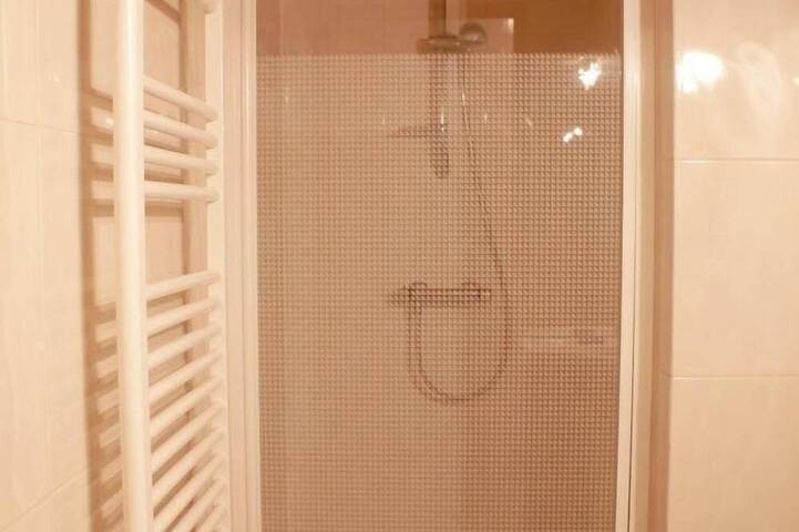 Location de vacances pour 2 personnes, avec jardin à Sainte-Eulalie - 4