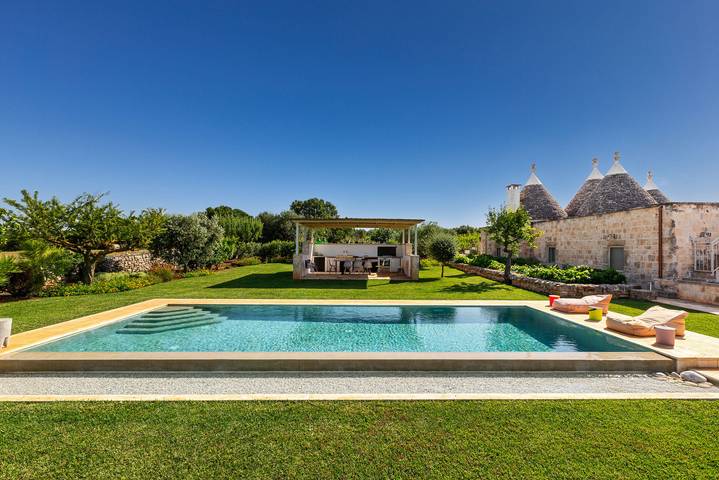 Trullo per 10 persone, con giardino e piscina nonché terrazza, con animali domestici - 1
