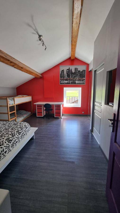 Gîte pour 4 personnes, avec jardin et jacuzzi à Bourg-Argental - 2