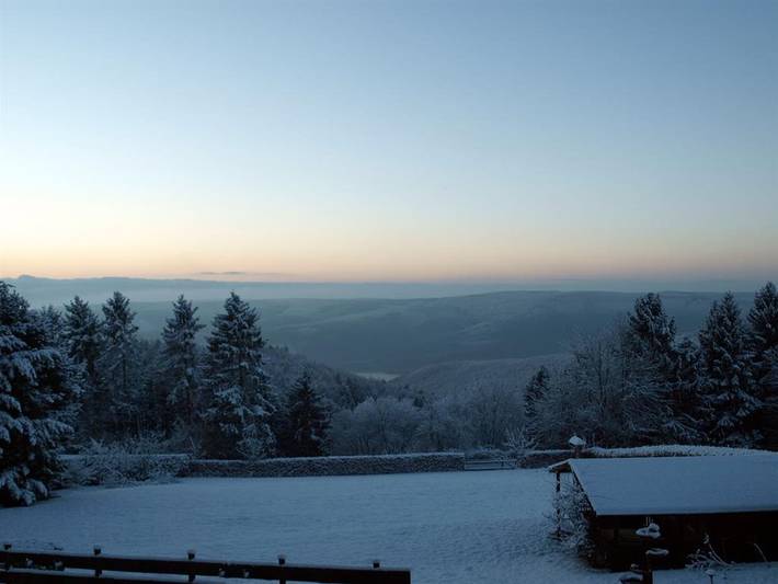 Hotel für 2 Personen, mit Terrasse und Garten sowie Seeblick, kinderfreundlich in der Eifel - 3