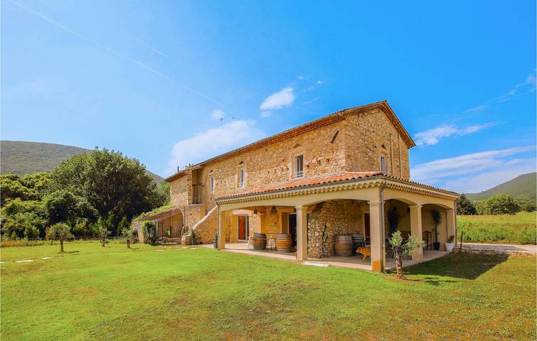 Location de vacances pour 10 personnes, avec piscine et jardin à Sauzet - 2