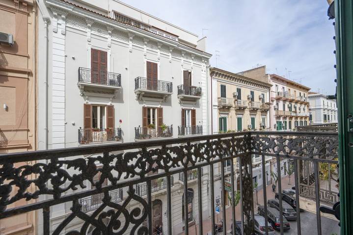 Appartement entier, Appartement de vacances pour 2 personnes avec balcon/terrasse in Taranto, Golfe de Tarente