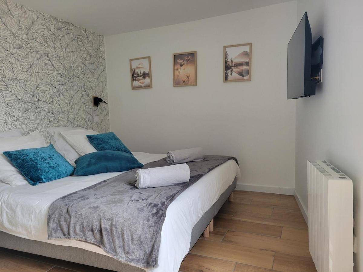Two-Bedroom House in Guichen, Région de Redon