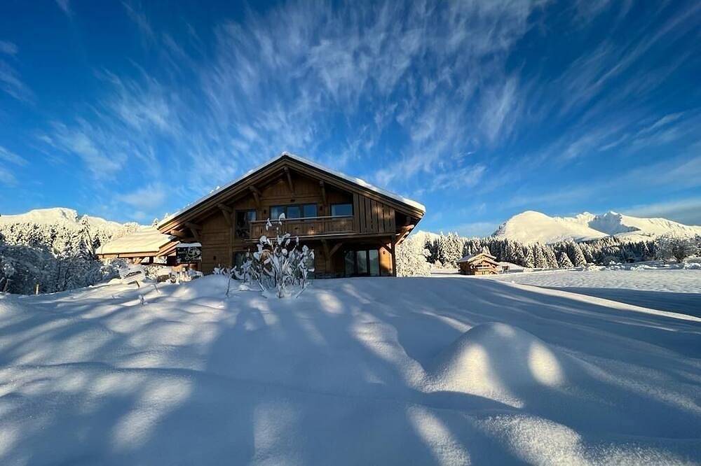 Chalet Familial vue Mont Blanc à 100m des Pistes de ski in Praz de Lys, Taninges