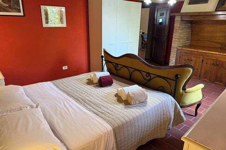 Casale Ripabianca 27 posti letto piscina privata in Deruta, Perugia e dintorni