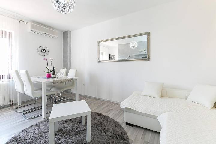 Ferienwohnung für 3 Personen, mit Garten in Vrsar - 2