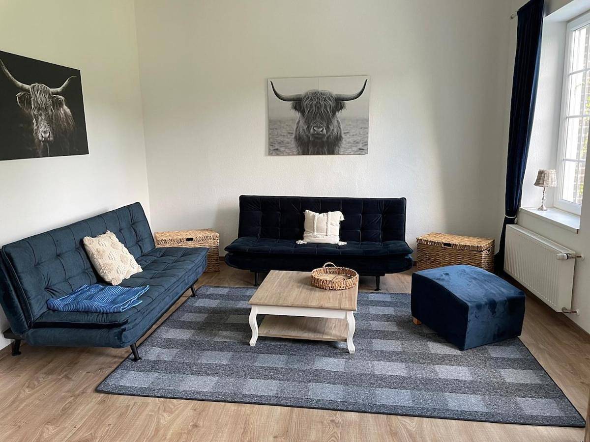 Cały apartament, Two-Bedroom Apartment with Balcony in Niederkassel, Powiat Rhein-Sieg