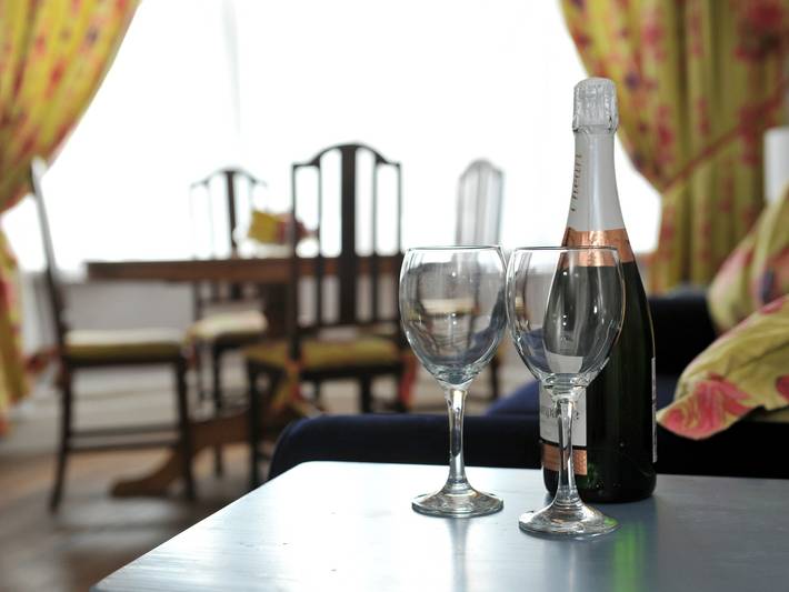 Hamilton Apartment in Cheltenham, Gloucestershire